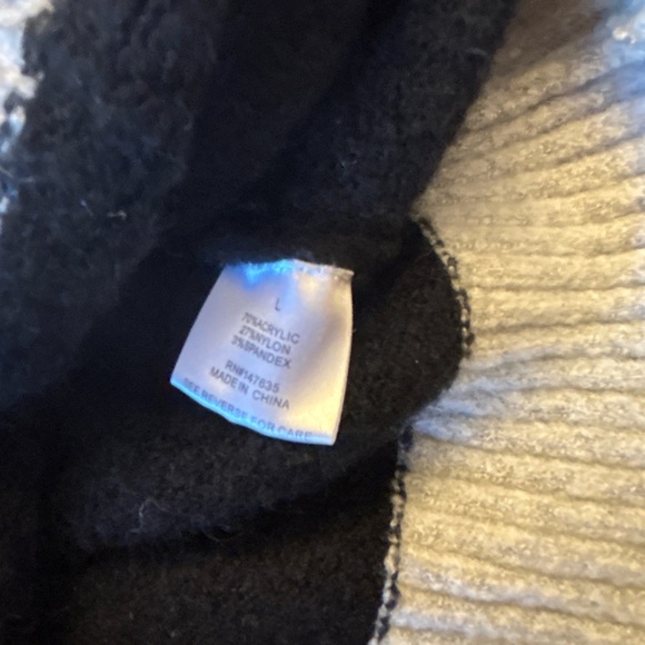 Romeo + Juliet Couture Colorblock Mock Neck Sweater Women’s Large - Picture 5 of 5